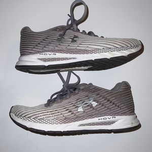 Under Armour Hovr Velociti 2 women’s shoes size 6.5! Excellent condition!